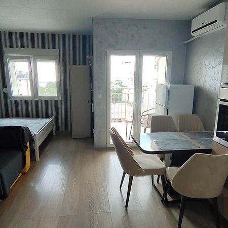 Good Inn Бар Экстерьер фото